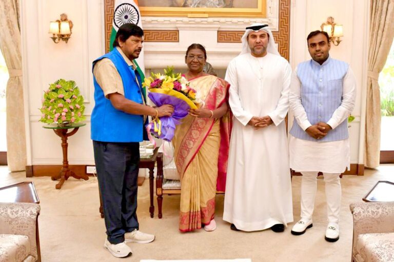 Respected Minister of Social Justice, Dr.Ramdas Athawale,and His Excellency Dr.Bu Abdullah,along with Dr.Thousif Pasha, met with the President of India, Mrs.Droupadi Murmu